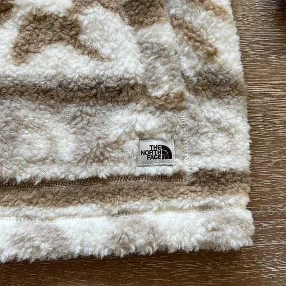 The North Face Women's Printed Ridge Fleece Full-Zip Jacket GDWTNFMTFRLLPRT - Picture 8 of 13